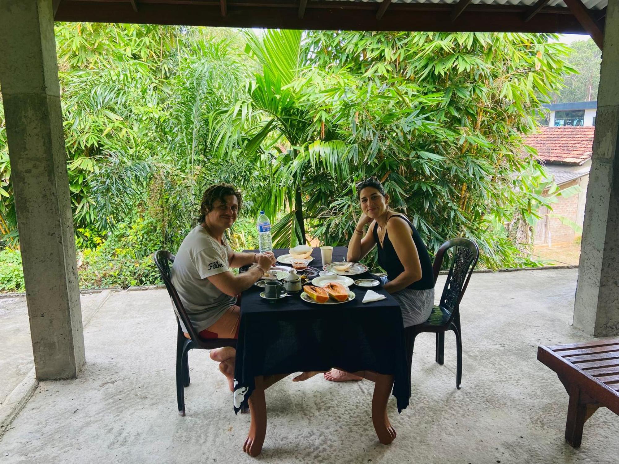 Leo Homestay Dikwella Extérieur photo