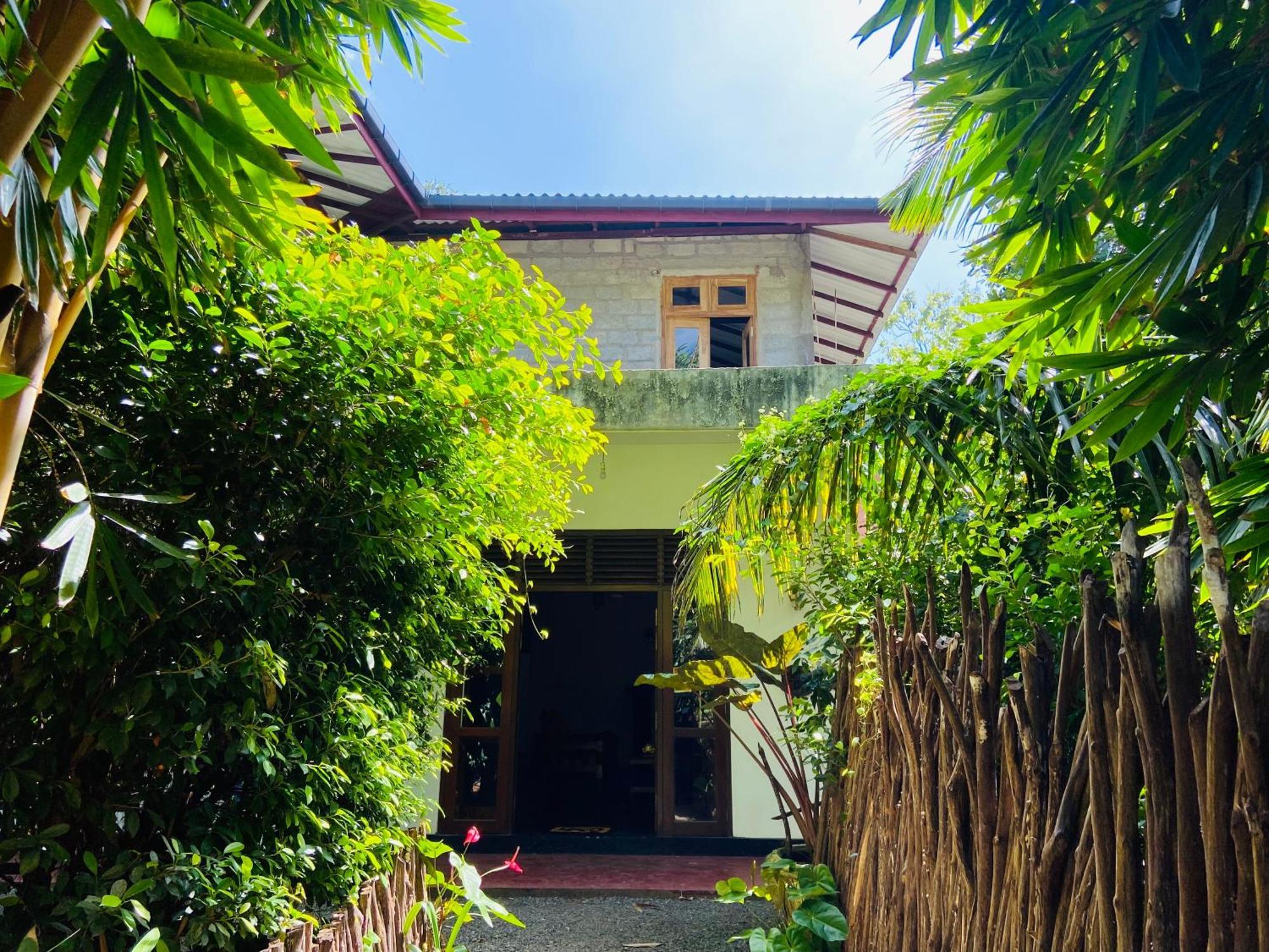 Leo Homestay Dikwella Extérieur photo