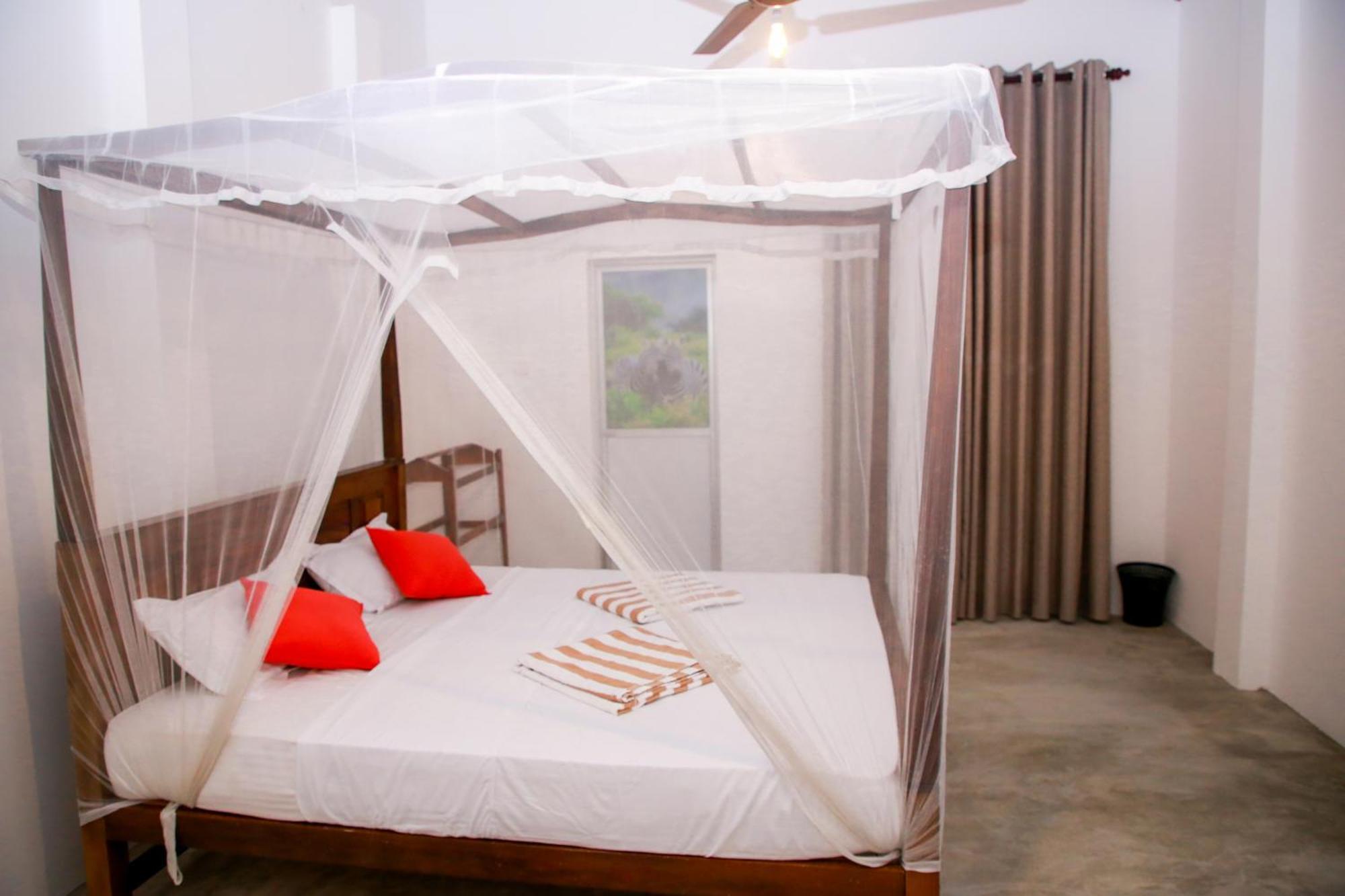 Leo Homestay Dikwella Extérieur photo