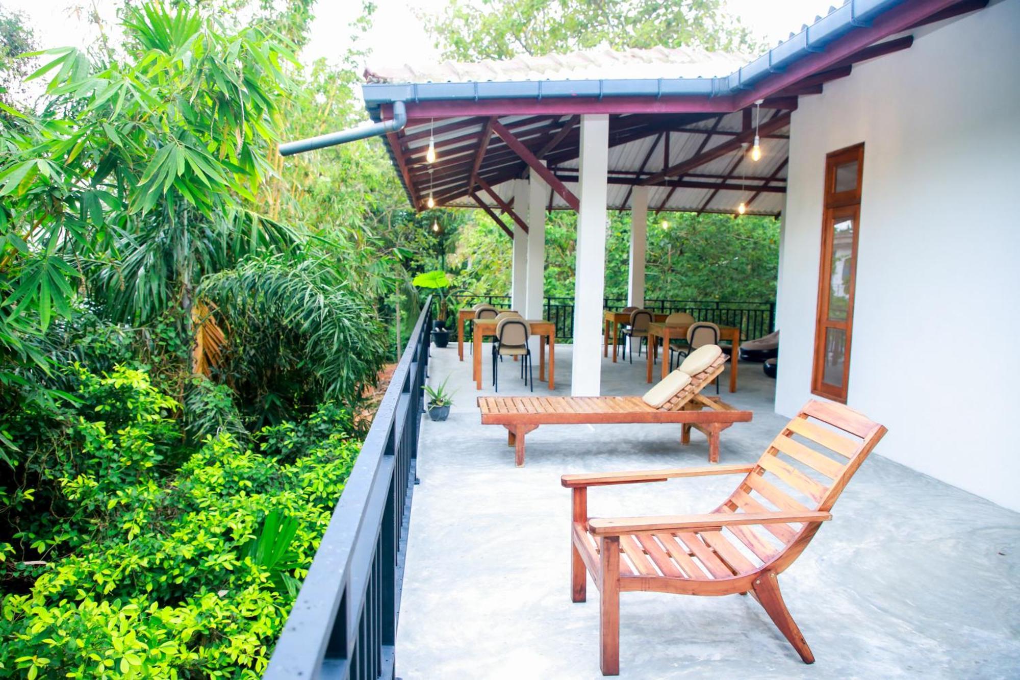 Leo Homestay Dikwella Extérieur photo